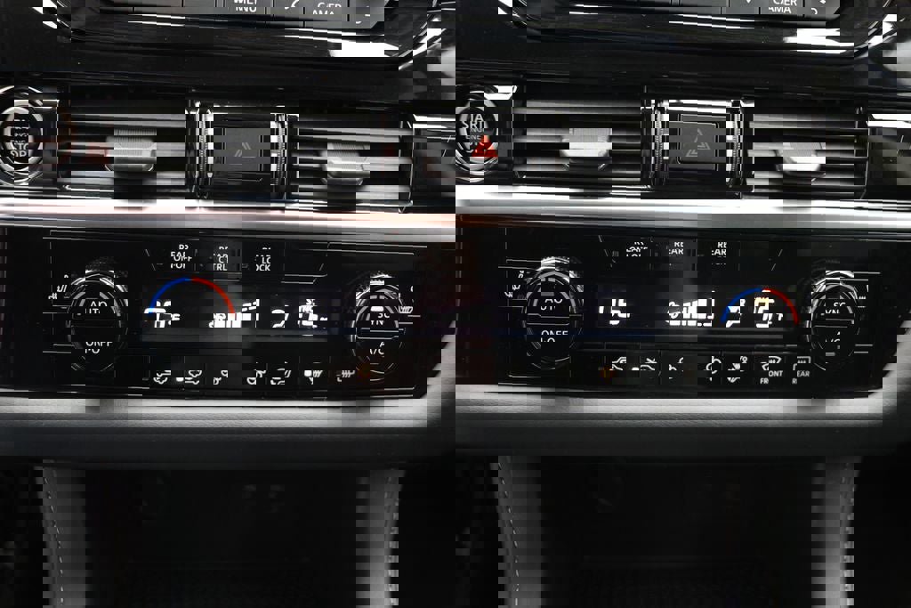 Used 2024 Nissan Pathfinder SV image 21