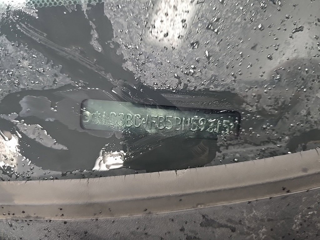 Used 2011 Chrysler 200 LX image 9