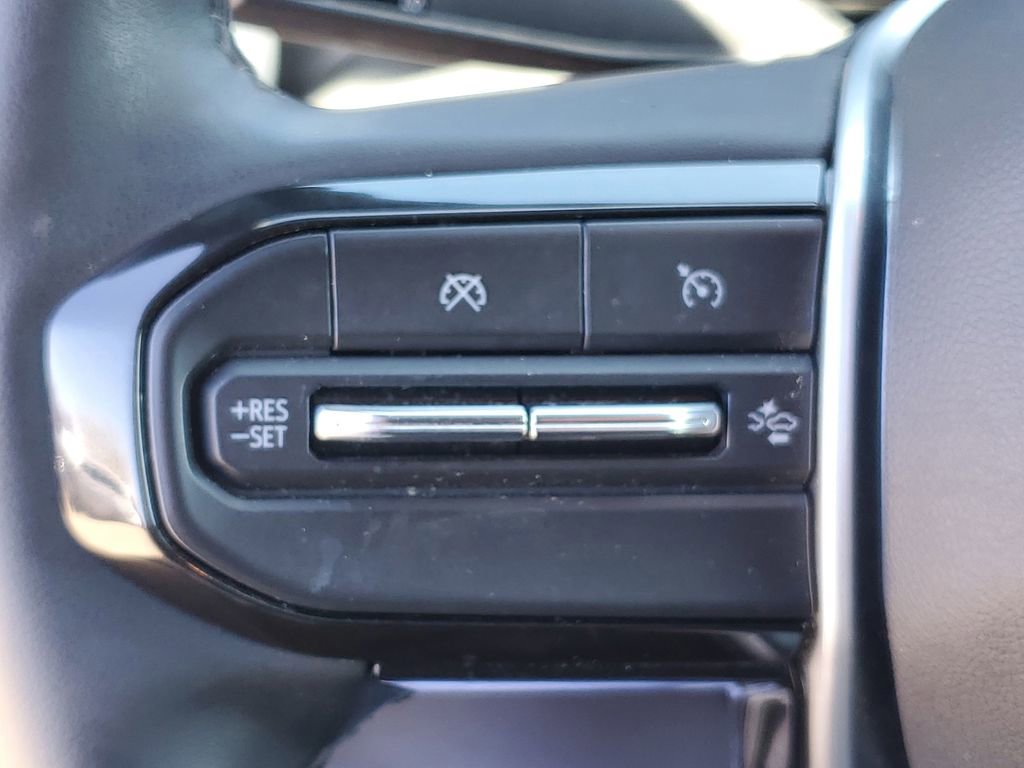 Used 2023 Chevrolet Colorado LT w/ LT Convenience Package III image 9
