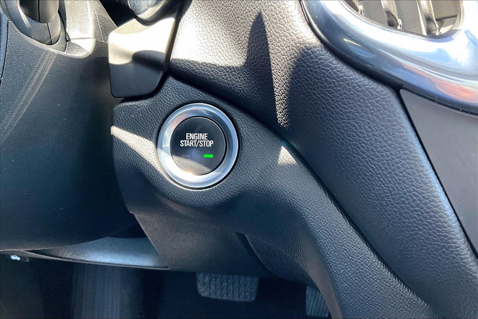 Used 2020 Chevrolet Equinox LT FWD image 23