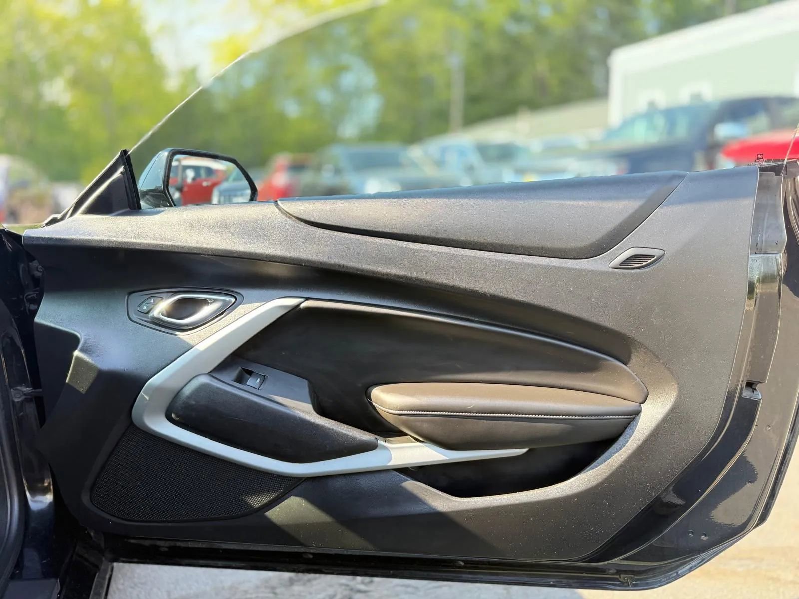 Used 2017 Chevrolet Camaro SS RWD image 31