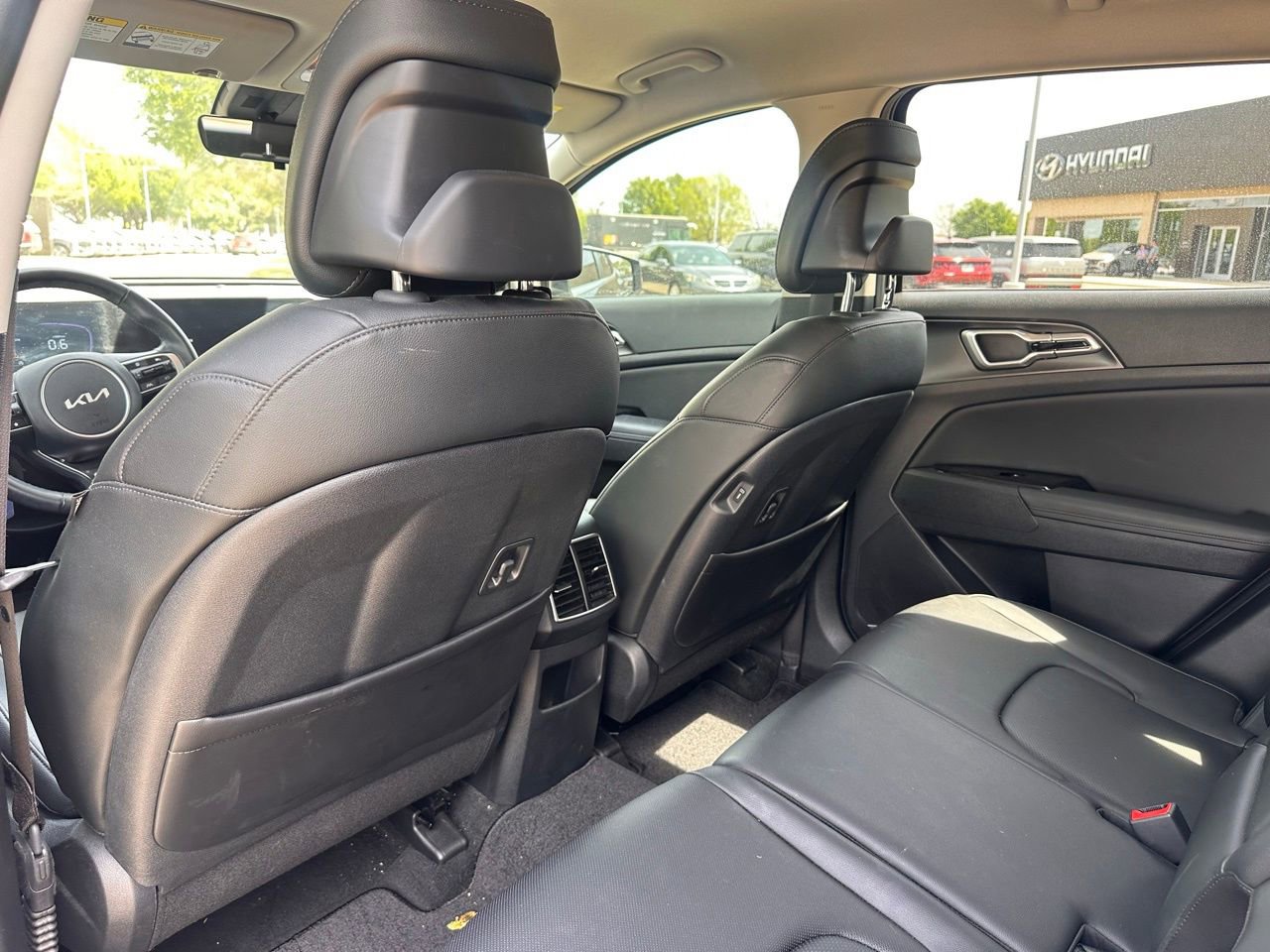 Used 2025 Kia Sportage EX image 15