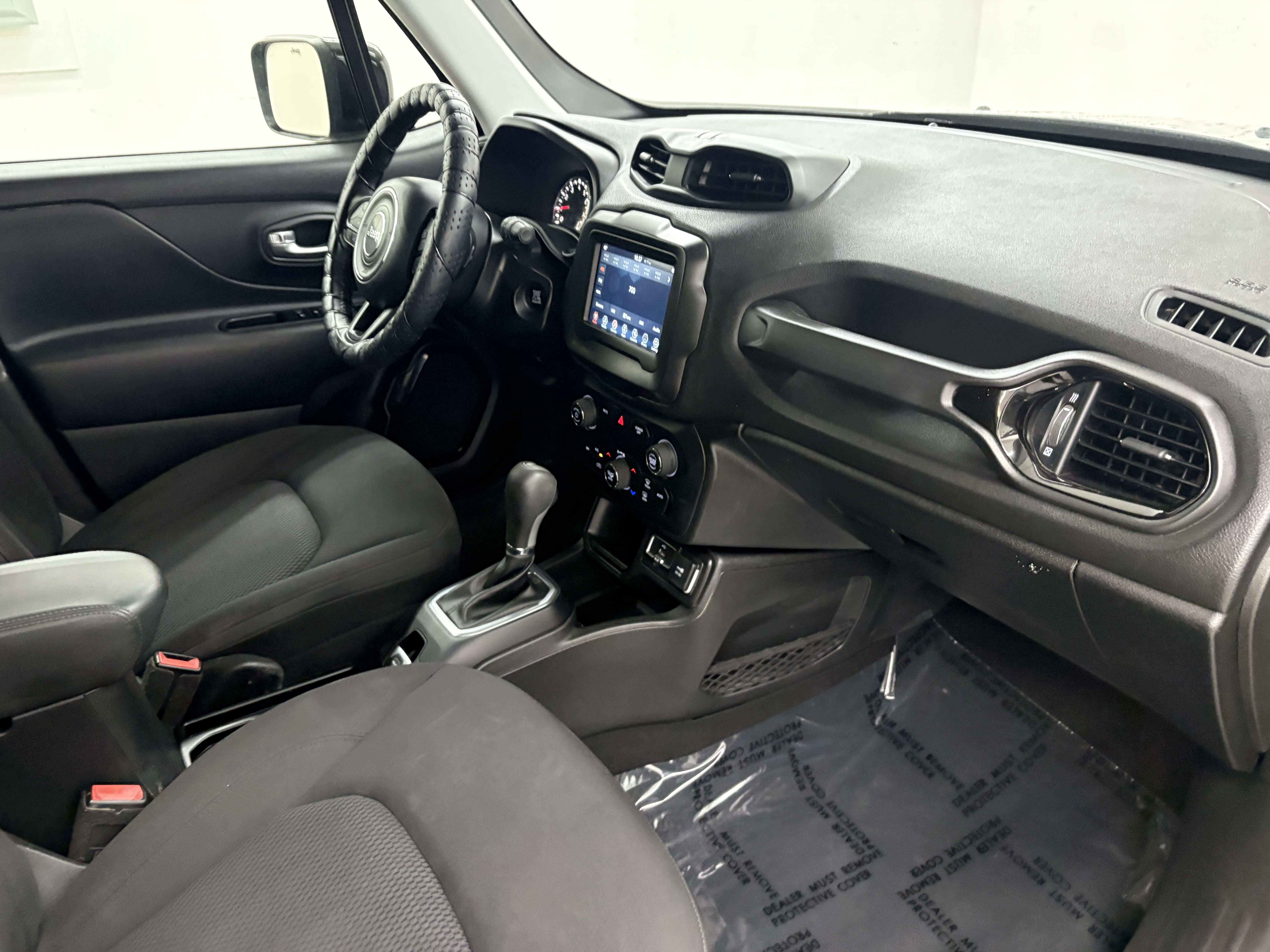 Used 2019 Jeep Renegade Altitude w/ Quick Order Package 2XM FWD image 18