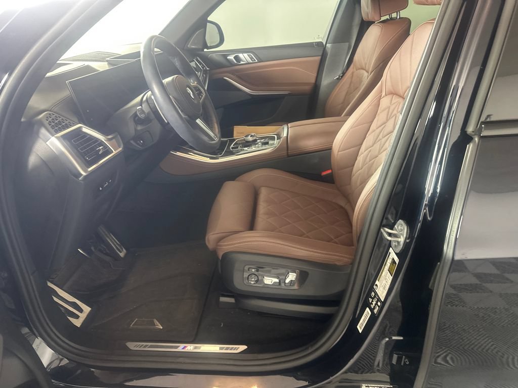Used 2024 BMW X5 xDrive40i w/ Executive Package AWD/4WD image 3