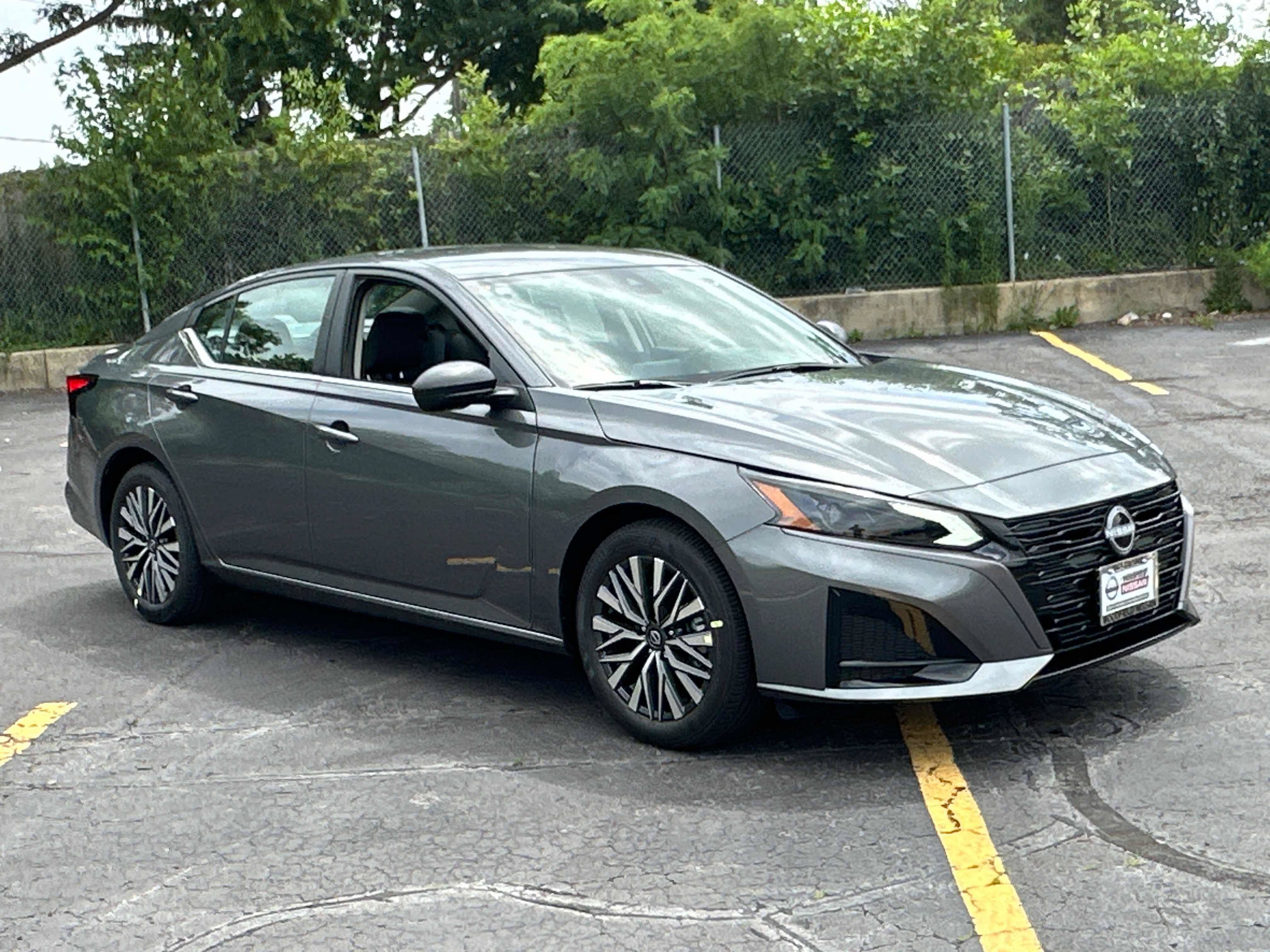 New 2026 Nissan Altima 2.5 SV FWD image 3