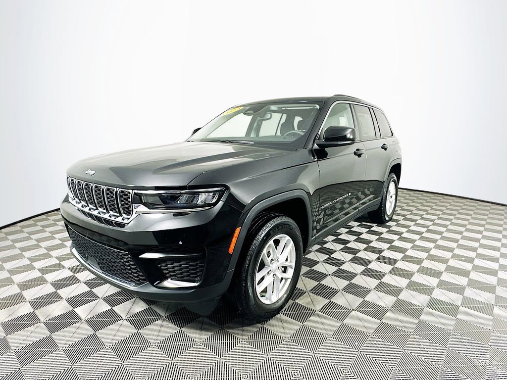 Used 2023 Jeep Grand Cherokee Laredo w/ Luxury Tech Group I image 6