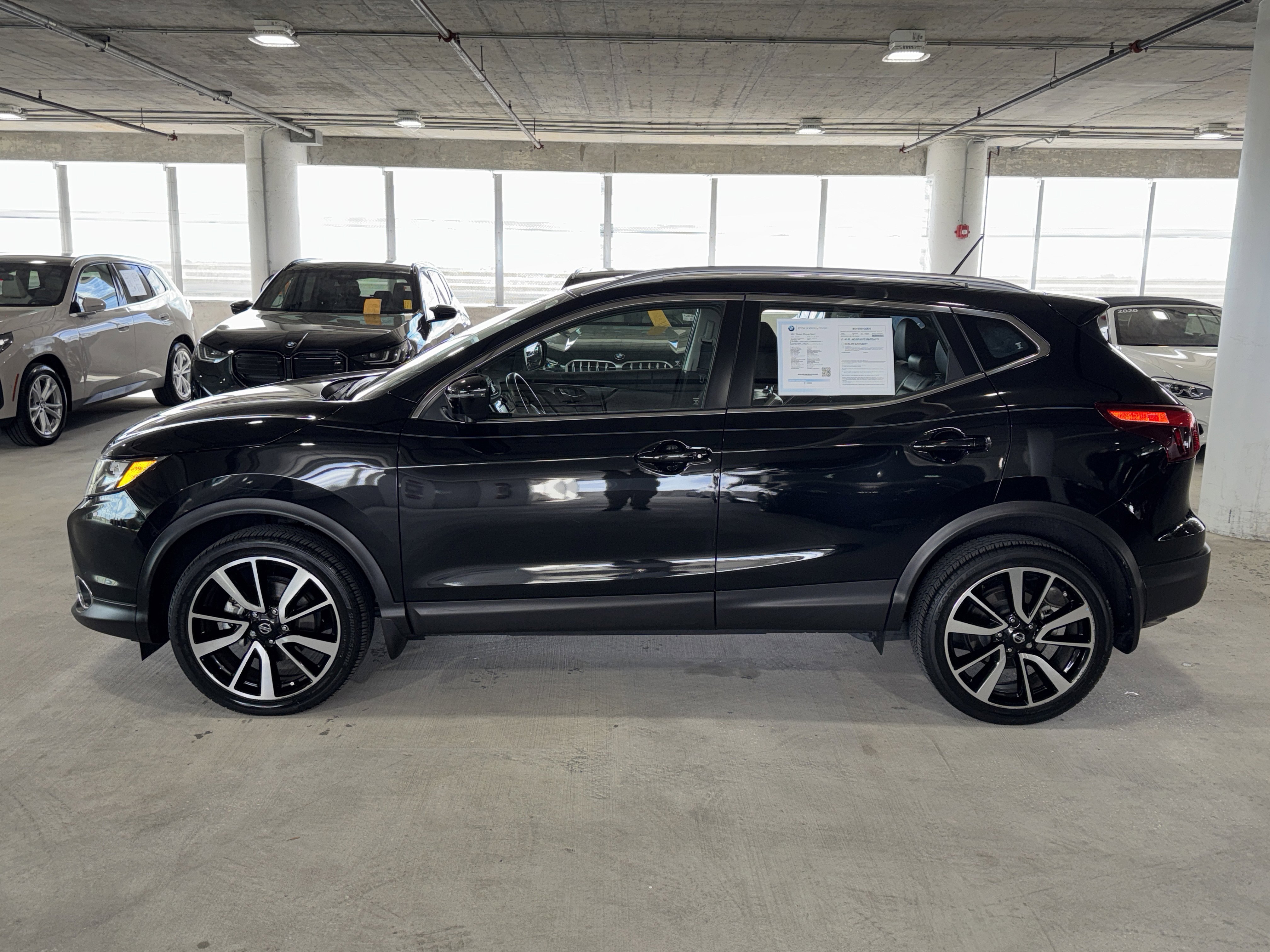 Used 2017 Nissan Rogue Sport SL w/ SL Premium Package FWD image 5