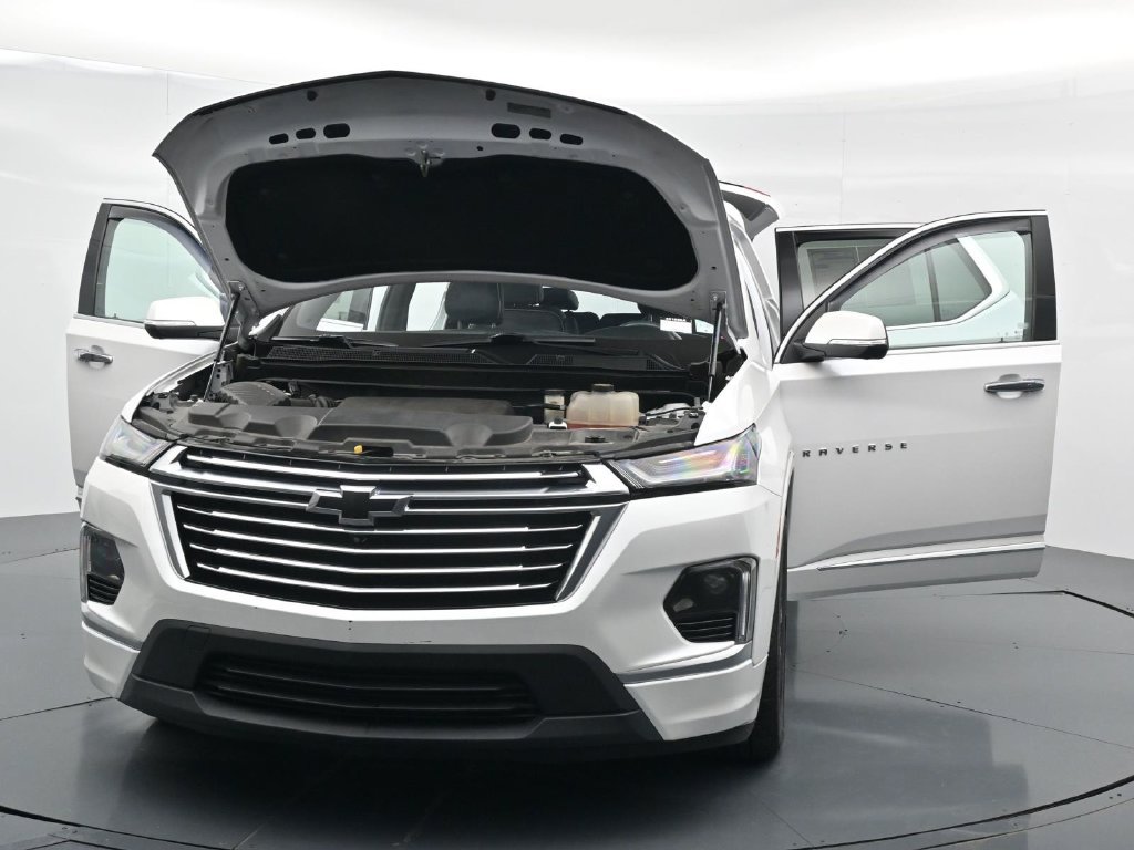 Used 2023 Chevrolet Traverse Premier FWD image 39