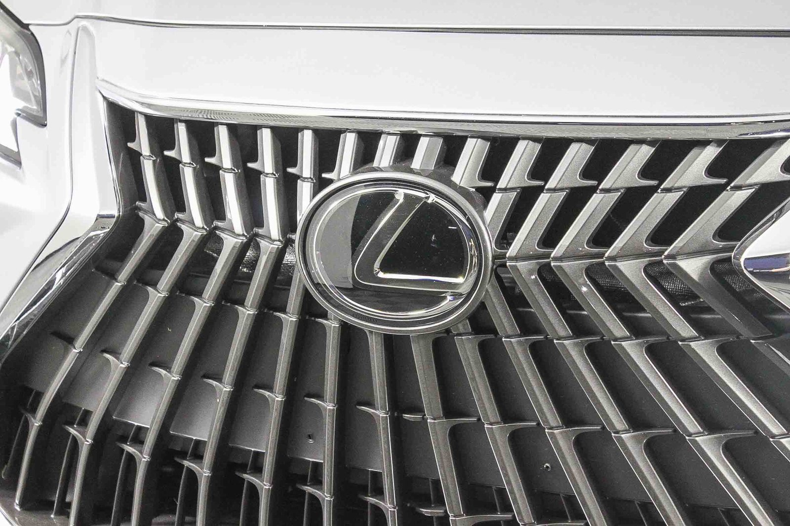 Used 2025 Lexus ES 350 image 5