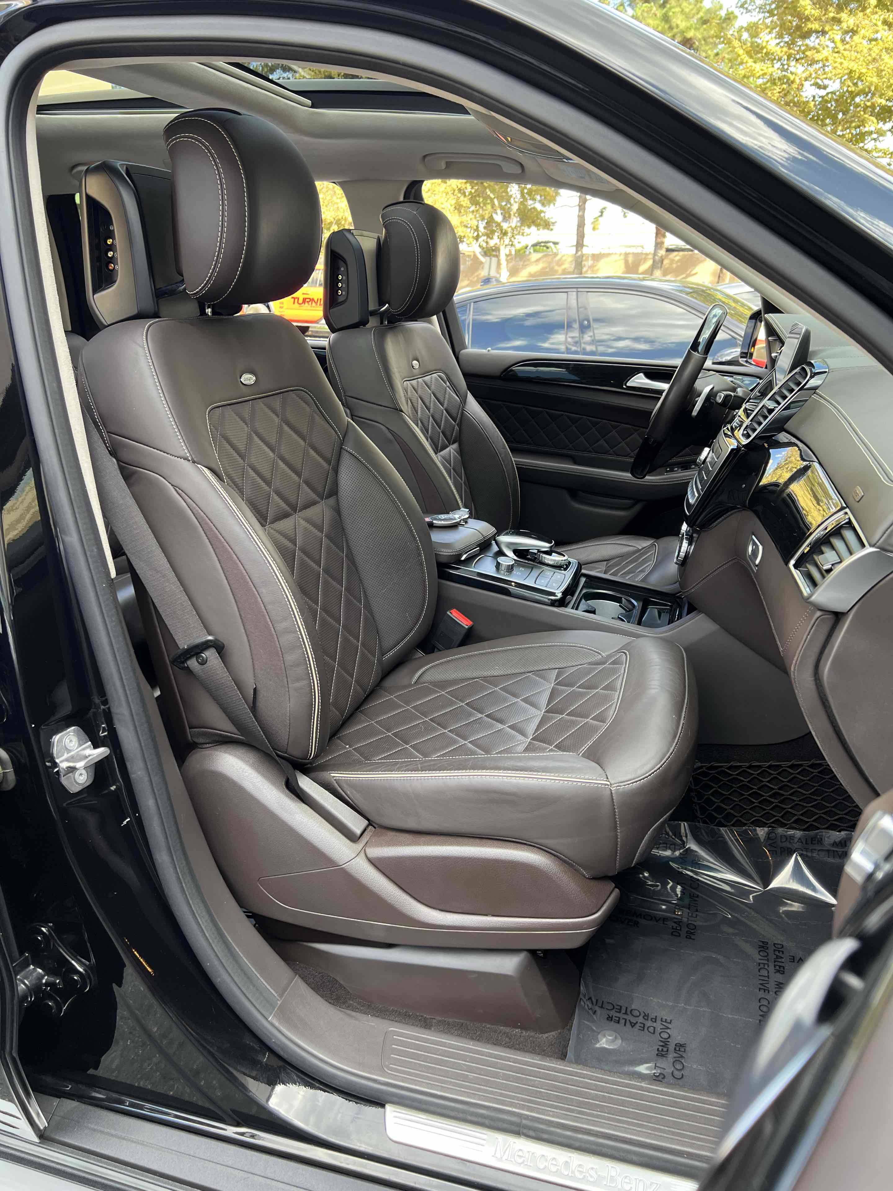 Used 2019 Mercedes-Benz GLS 450 4MATIC image 32