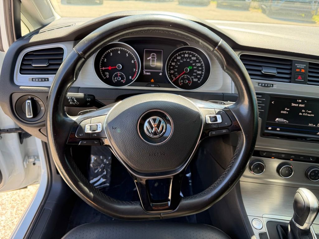 Used 2017 Volkswagen Golf S image 17