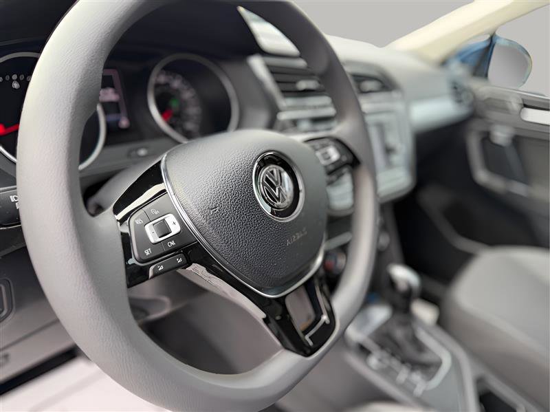 Used 2018 Volkswagen Tiguan S image 16