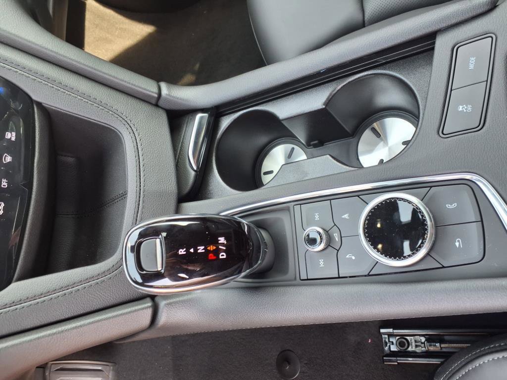 New 2025 Cadillac XT6 Sport w/ LPO, Floor Liner Package image 14