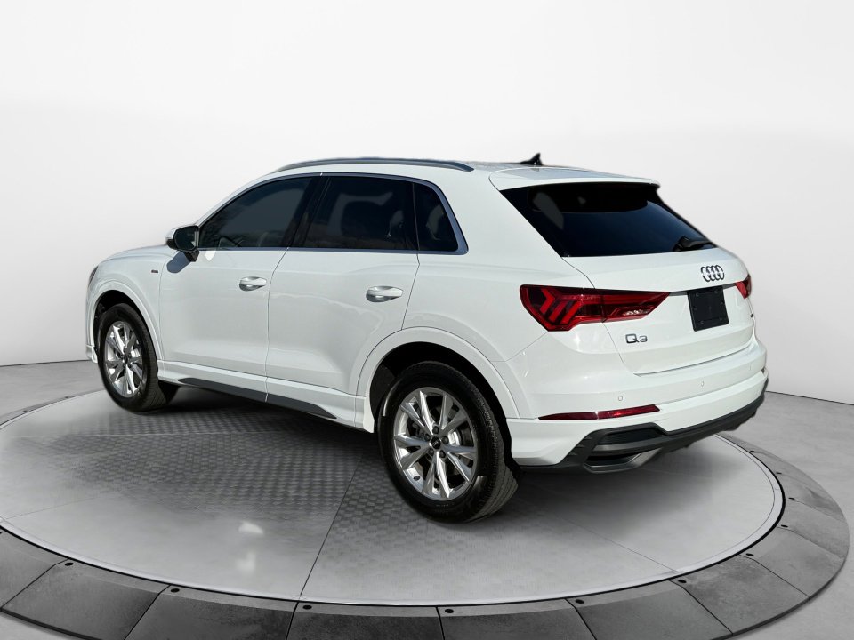 Certified 2025 Audi Q3 2.0T Premium Plus w/ Premium Plus Package image 5