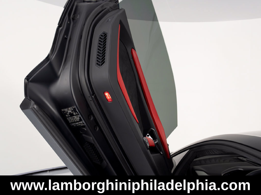 Used 2024 Lamborghini Revuelto AWD/4WD image 13