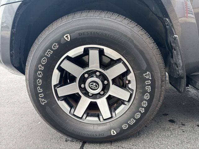 Used 2018 Toyota 4Runner TRD Off-Road Premium AWD/4WD image 10