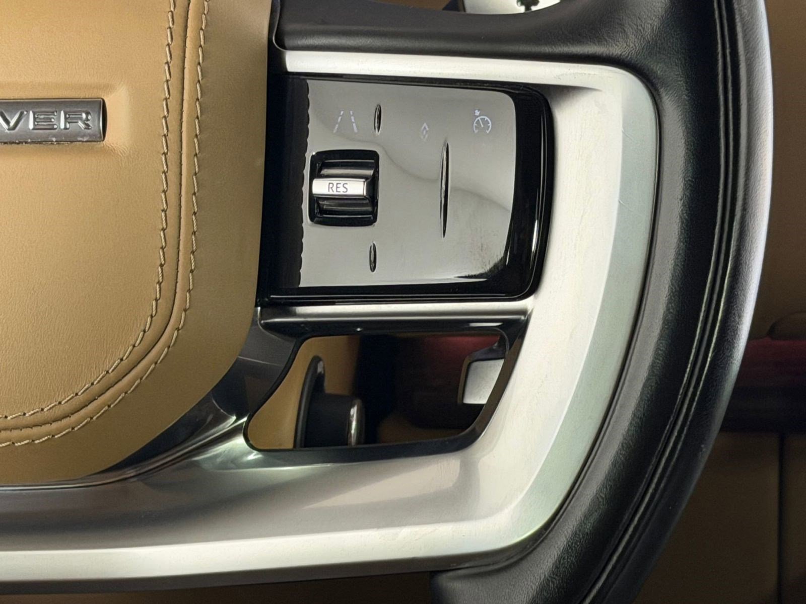 Used 2023 Land Rover Range Rover SE image 17