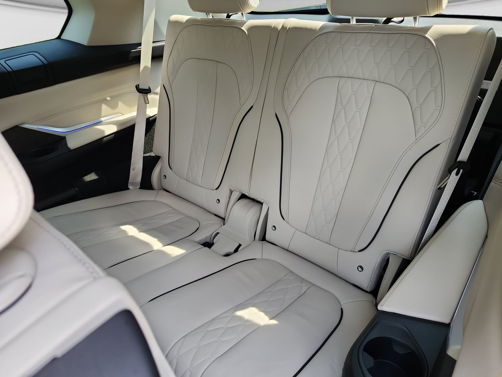 Used 2021 BMW X7 xDrive40i w/ Premium Package 2 AWD/4WD image 14