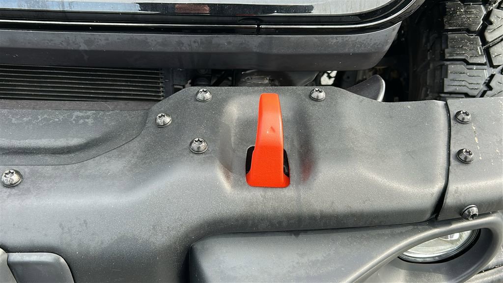 Used 2024 Jeep Gladiator Mojave w/ Technology Group image 28