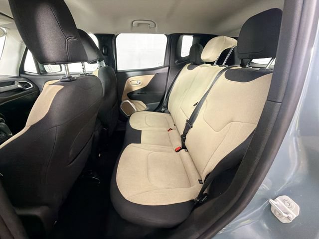 Used 2016 Jeep Renegade Latitude w/ Popular Equipment Group AWD/4WD image 23