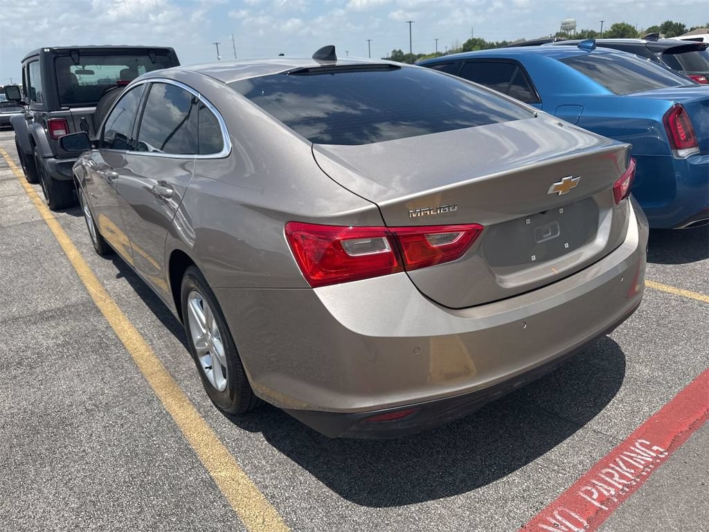 Used 2025 Chevrolet Malibu LS FWD image 3