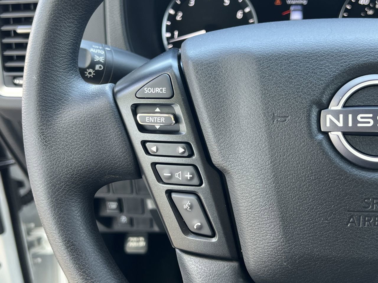 Certified 2024 Nissan Frontier SV w/ Tow Package image 12