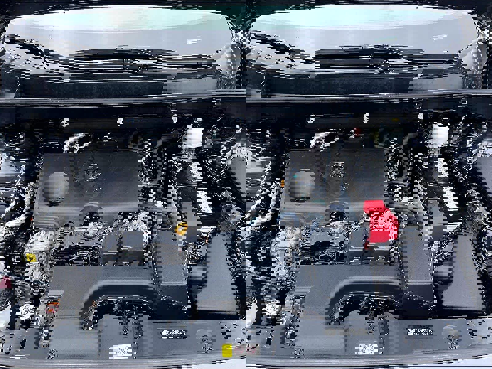 Used 2025 Toyota RAV4 XLE image 30