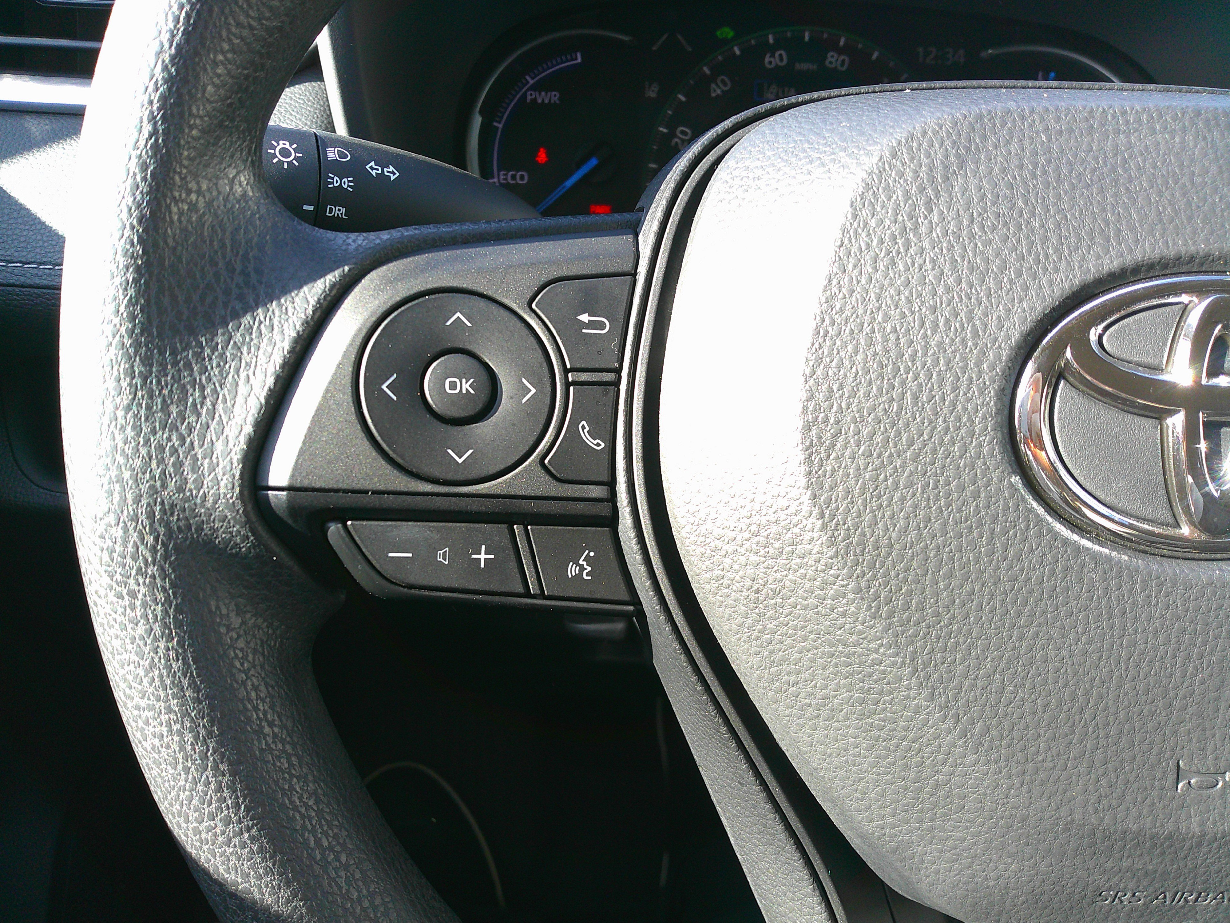 Used 2025 Toyota RAV4 LE image 20