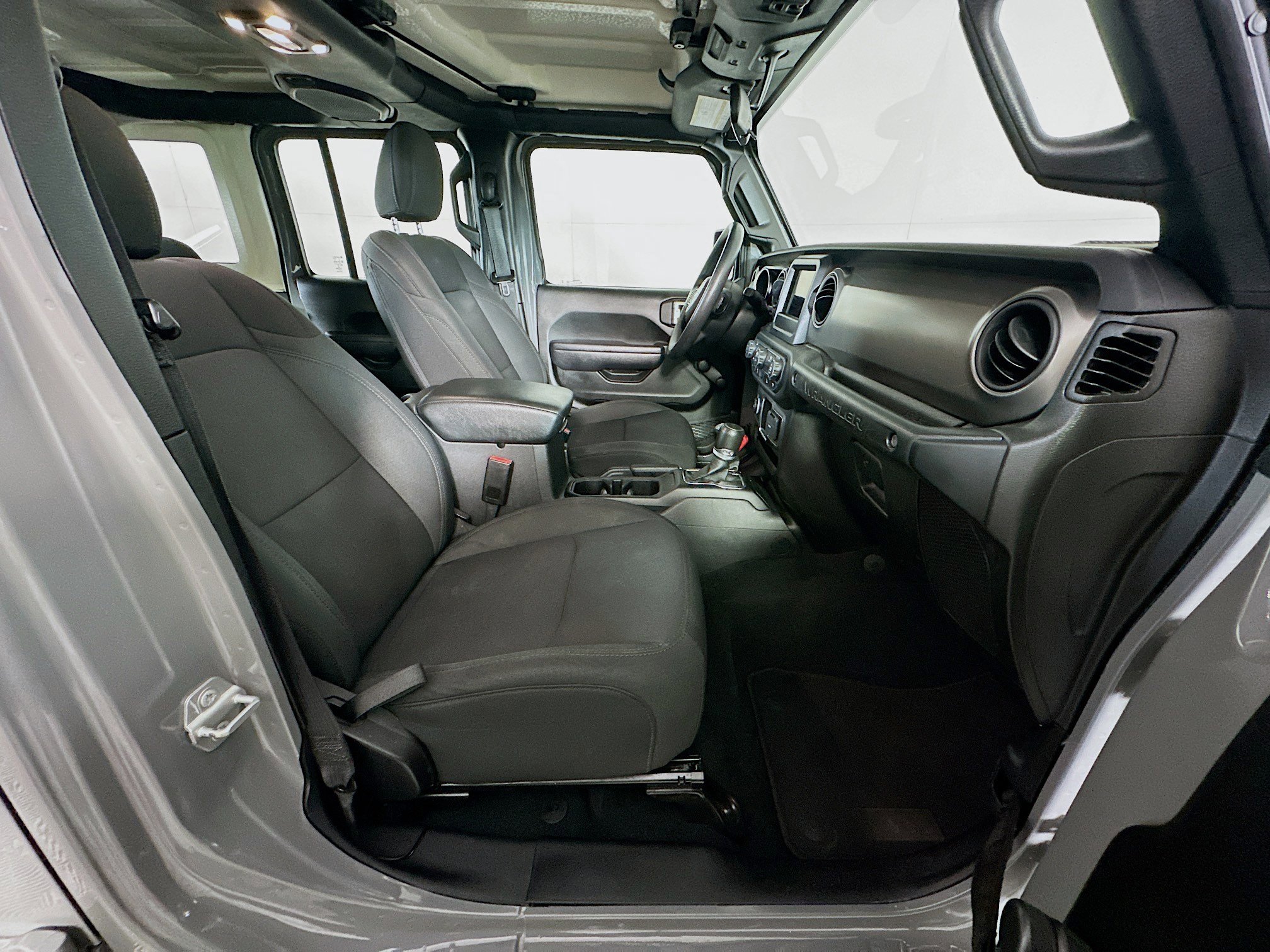 Used 2022 Jeep Wrangler Unlimited Sport image 30