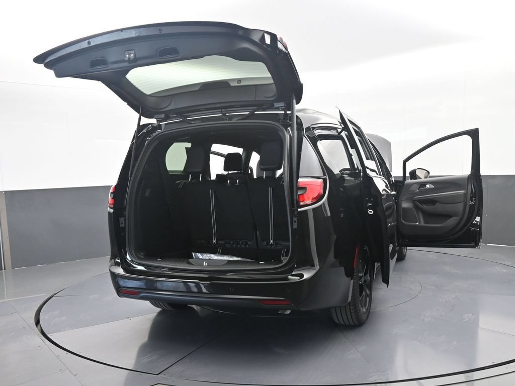 New 2026 Chrysler Pacifica Select w/ S Appearance Package FWD image 74