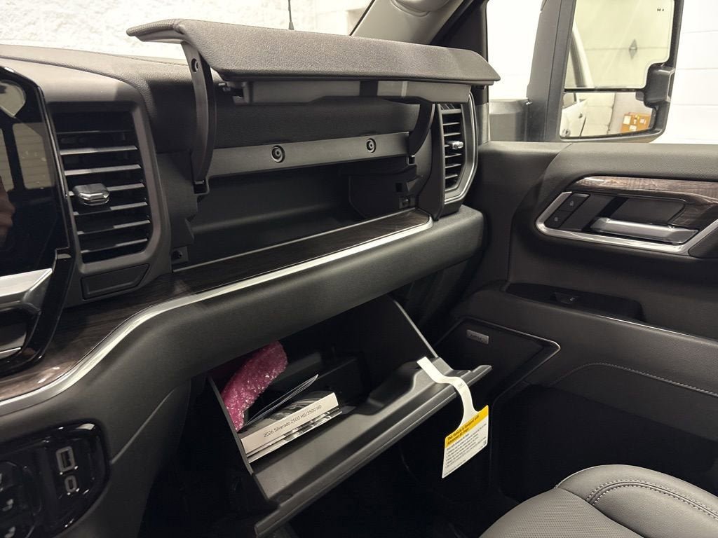 New 2026 Chevrolet Silverado 2500 LTZ w/ LTZ Plus Package AWD/4WD image 29