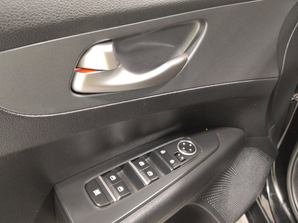 Used 2020 Kia Forte LXS FWD image 27