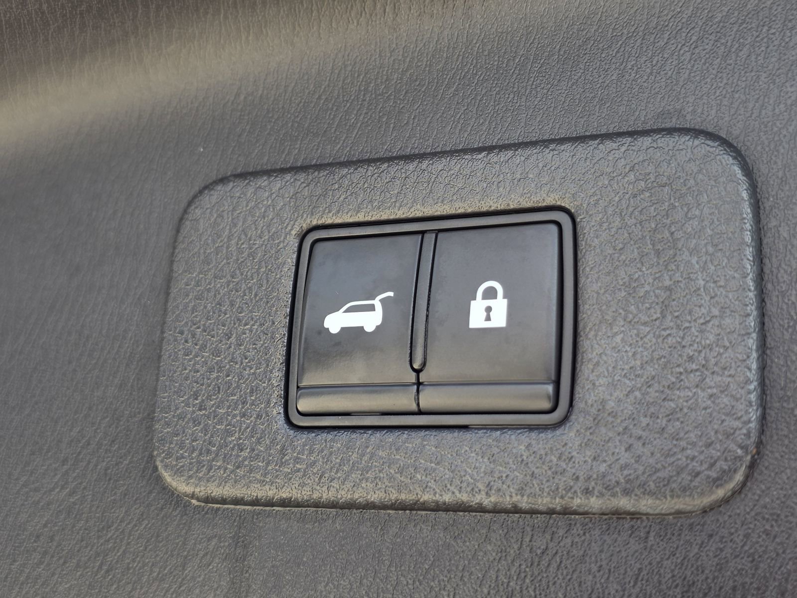 Used 2021 Nissan Armada Platinum w/ Captain's Chairs Package image 19