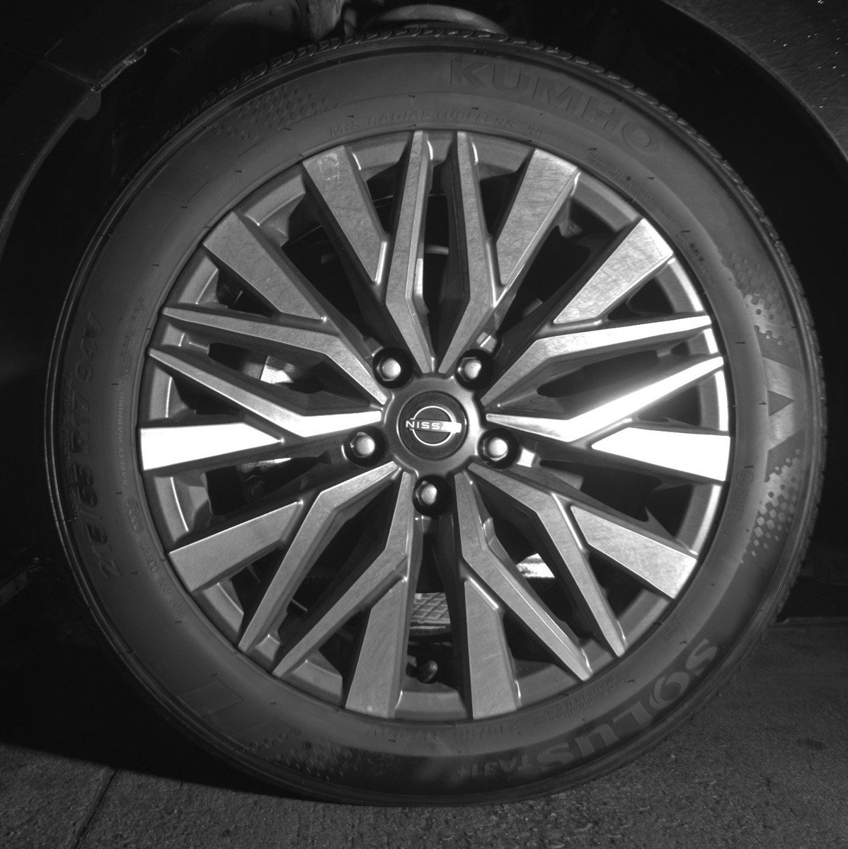 Used 2025 Nissan Altima 2.5 SV FWD image 11
