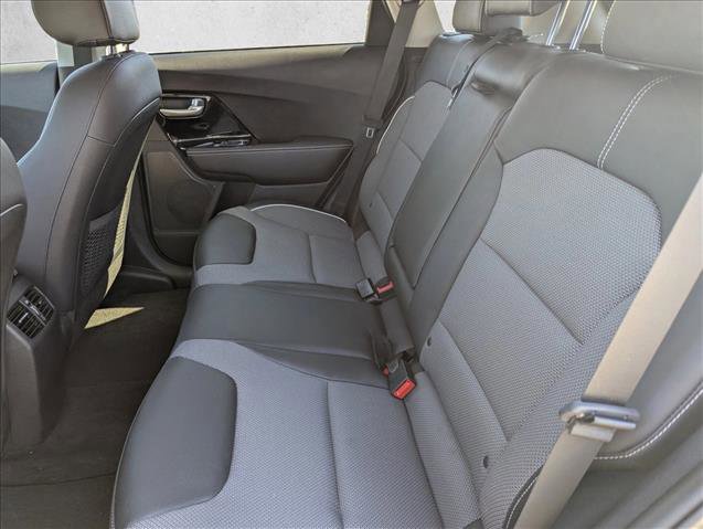 Used 2022 Kia Niro EX image 26