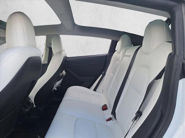 Used 2022 Tesla Model 3 image 14
