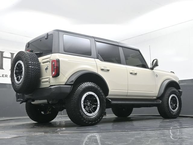 Used 2025 Ford Bronco Outer Banks w/ Sasquatch Package AWD/4WD image 34