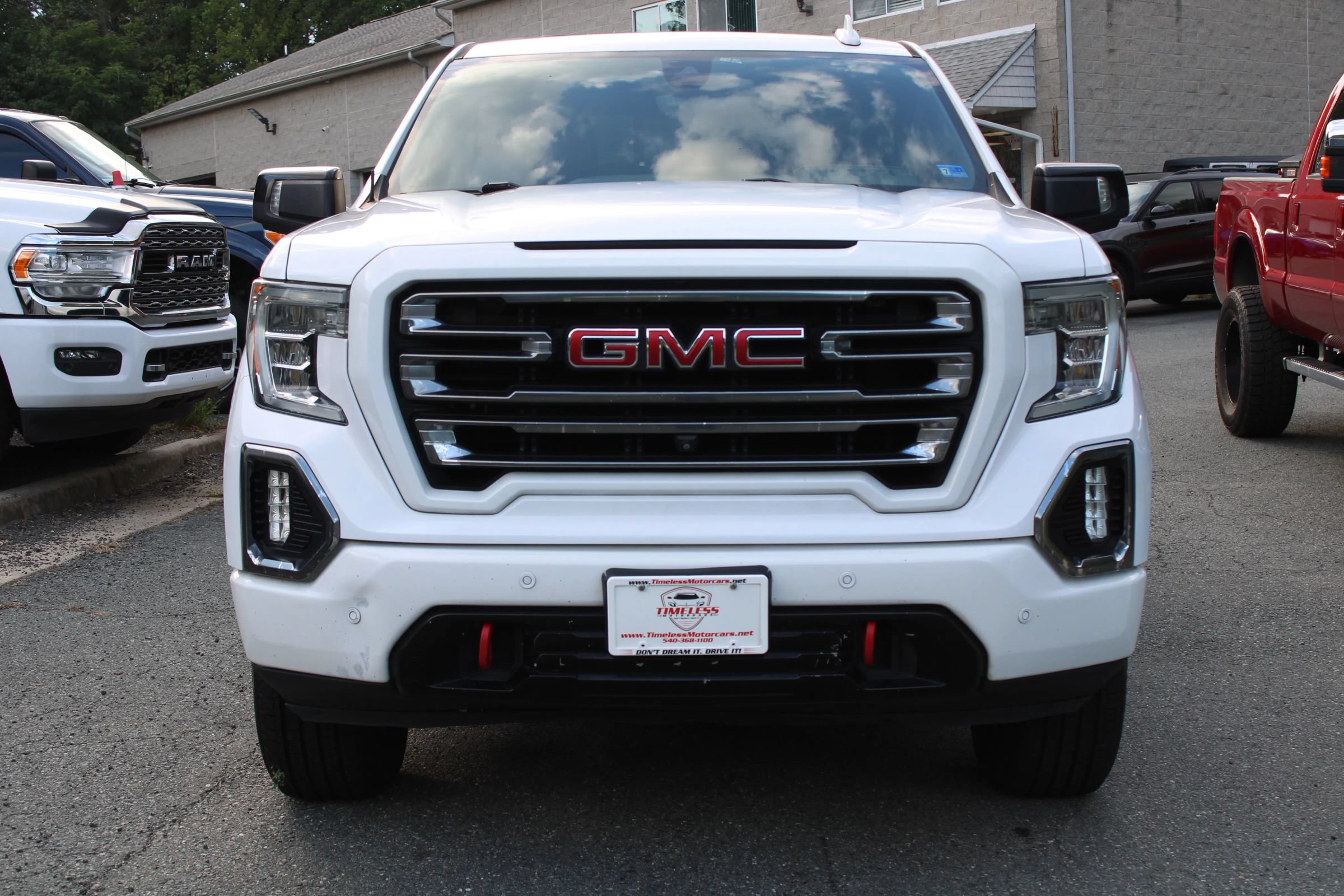 Used 2020 GMC Sierra 1500 AT4 w/ AT4 Premium Package AWD/4WD image 3