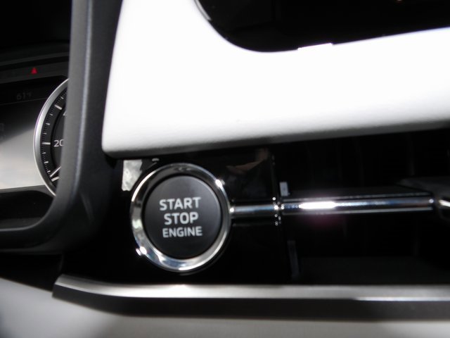 New 2025 Mitsubishi Outlander SE image 23