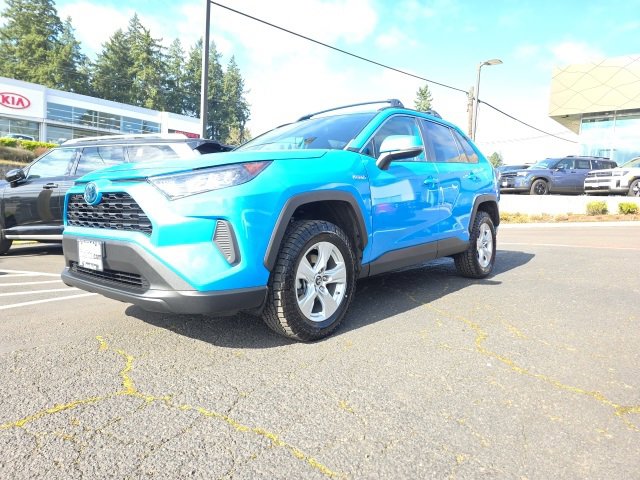 Used 2020 Toyota RAV4 LE w/ Carpet Mat Package image 3