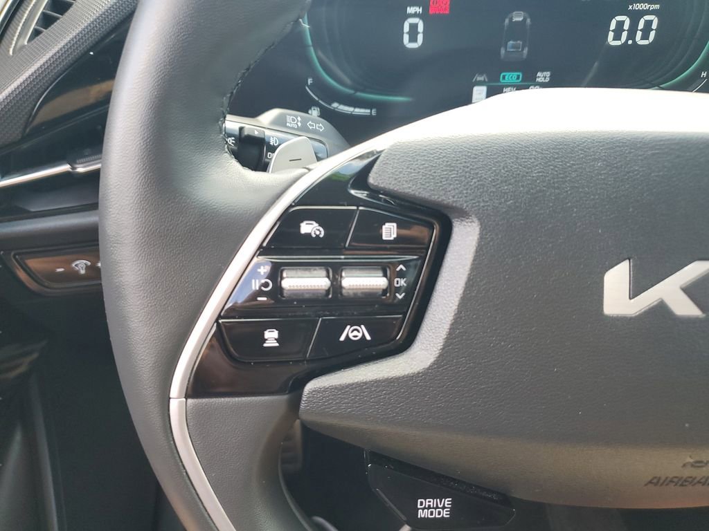 Used 2023 Kia Niro SX Touring image 21