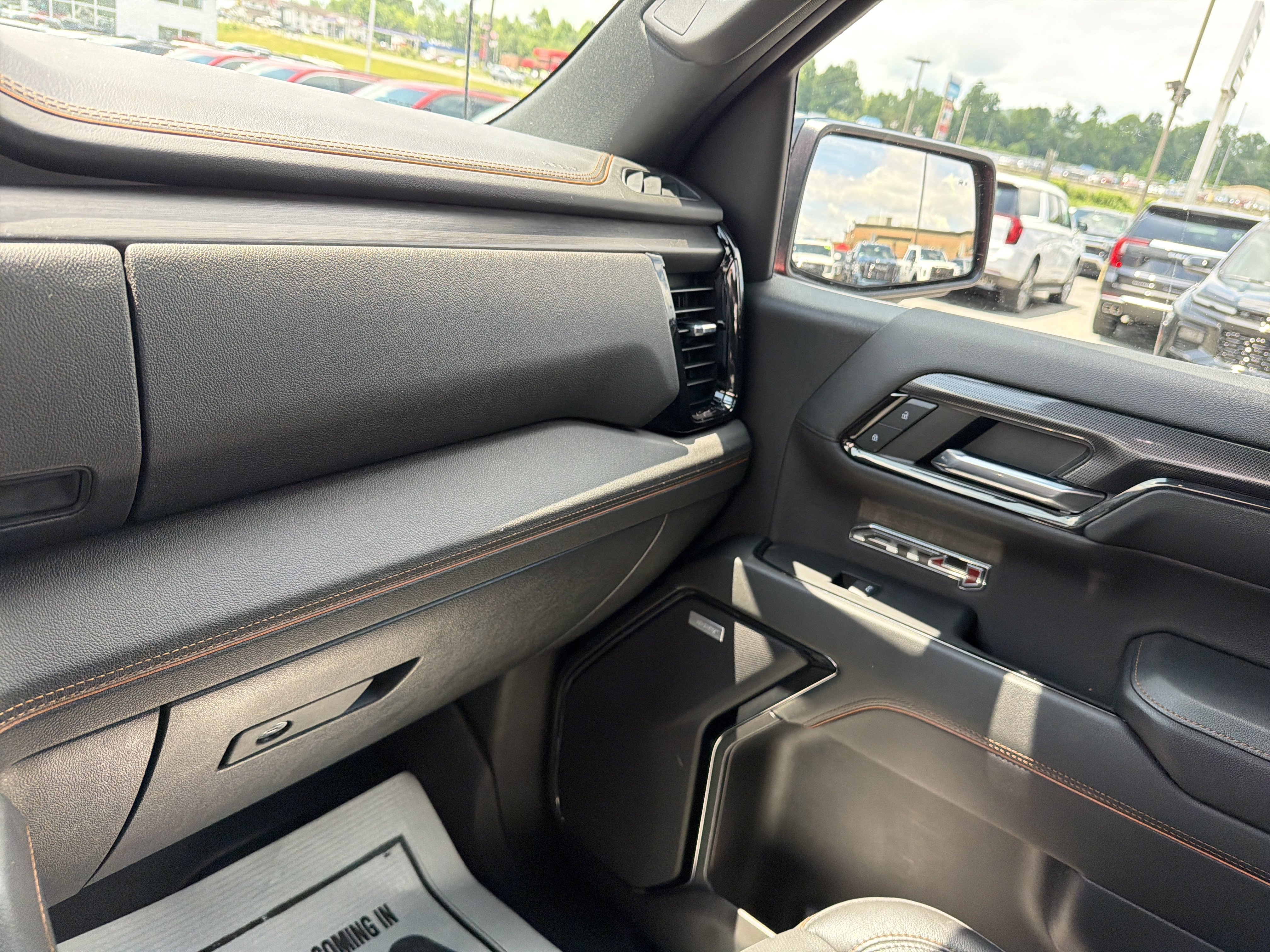 Used 2024 GMC Sierra 1500 AT4 w/ Technology Package AWD/4WD image 23