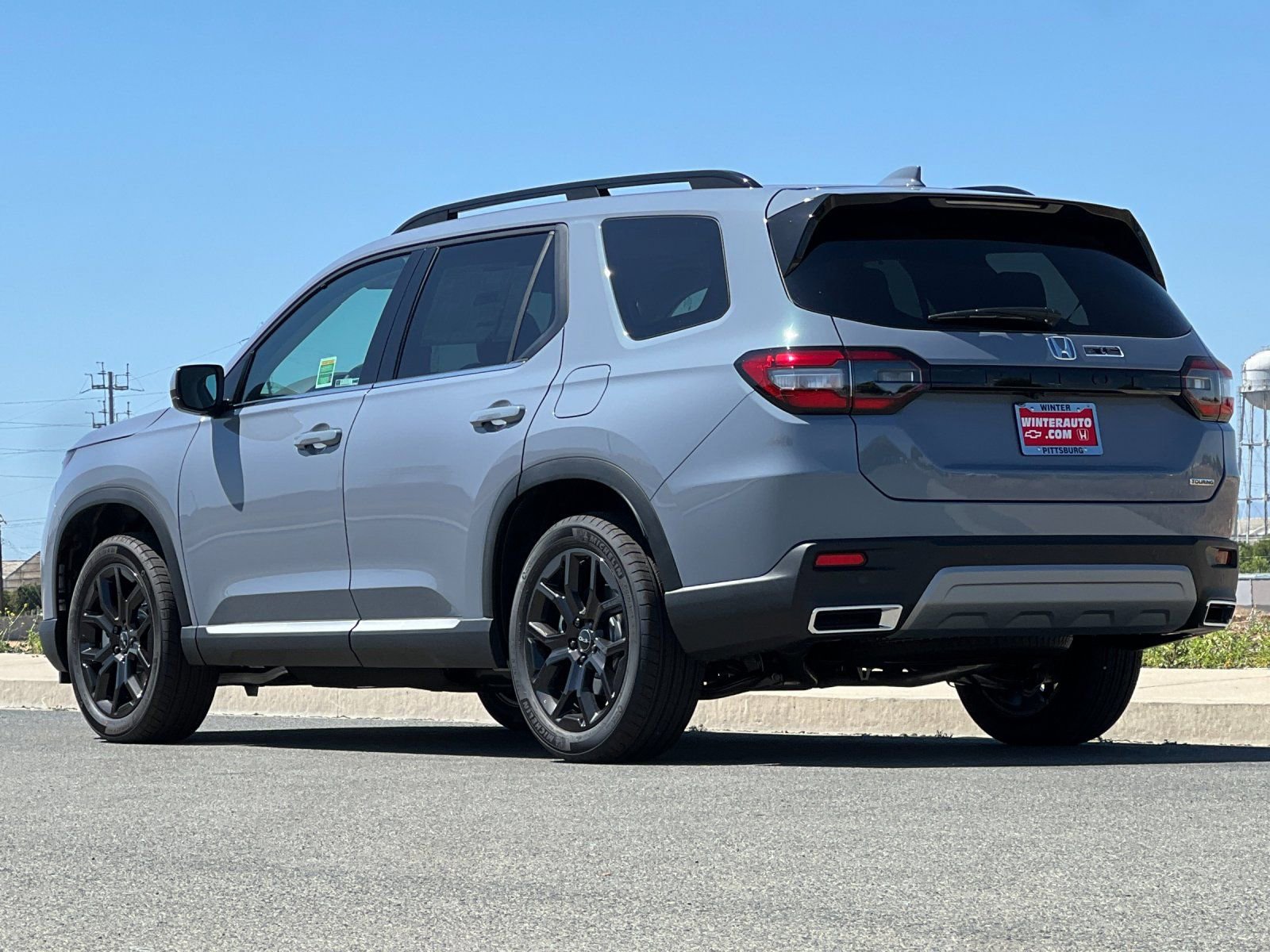 New 2025 Honda Pilot Touring image 6