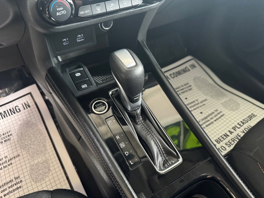 Used 2023 Nissan Kicks SR image 12