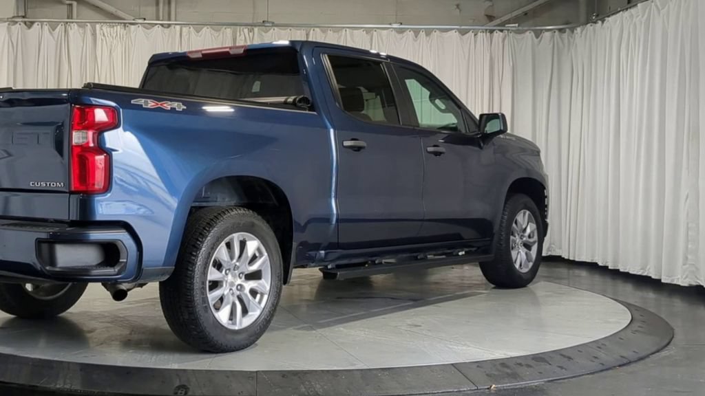 Used 2021 Chevrolet Silverado 1500 Custom w/ Safety Confidence Package AWD/4WD image 10