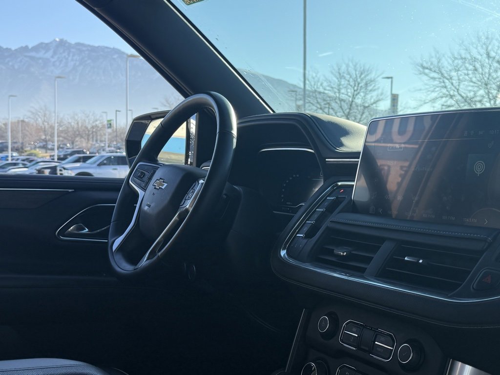 Used 2023 Chevrolet Suburban Premier image 29