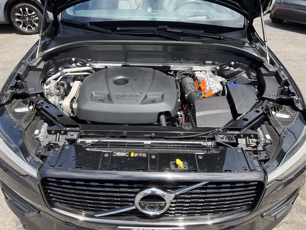 Used 2021 Volvo XC60 T8 R-Design w/ Advanced Package AWD/4WD image 12