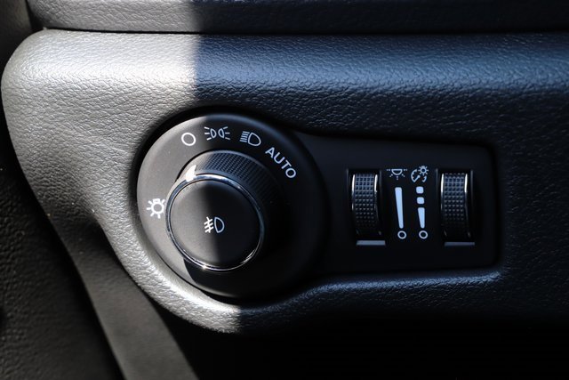 New 2026 Chrysler Pacifica Select image 40