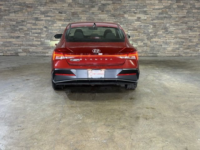 New 2025 Hyundai Elantra SEL image 7