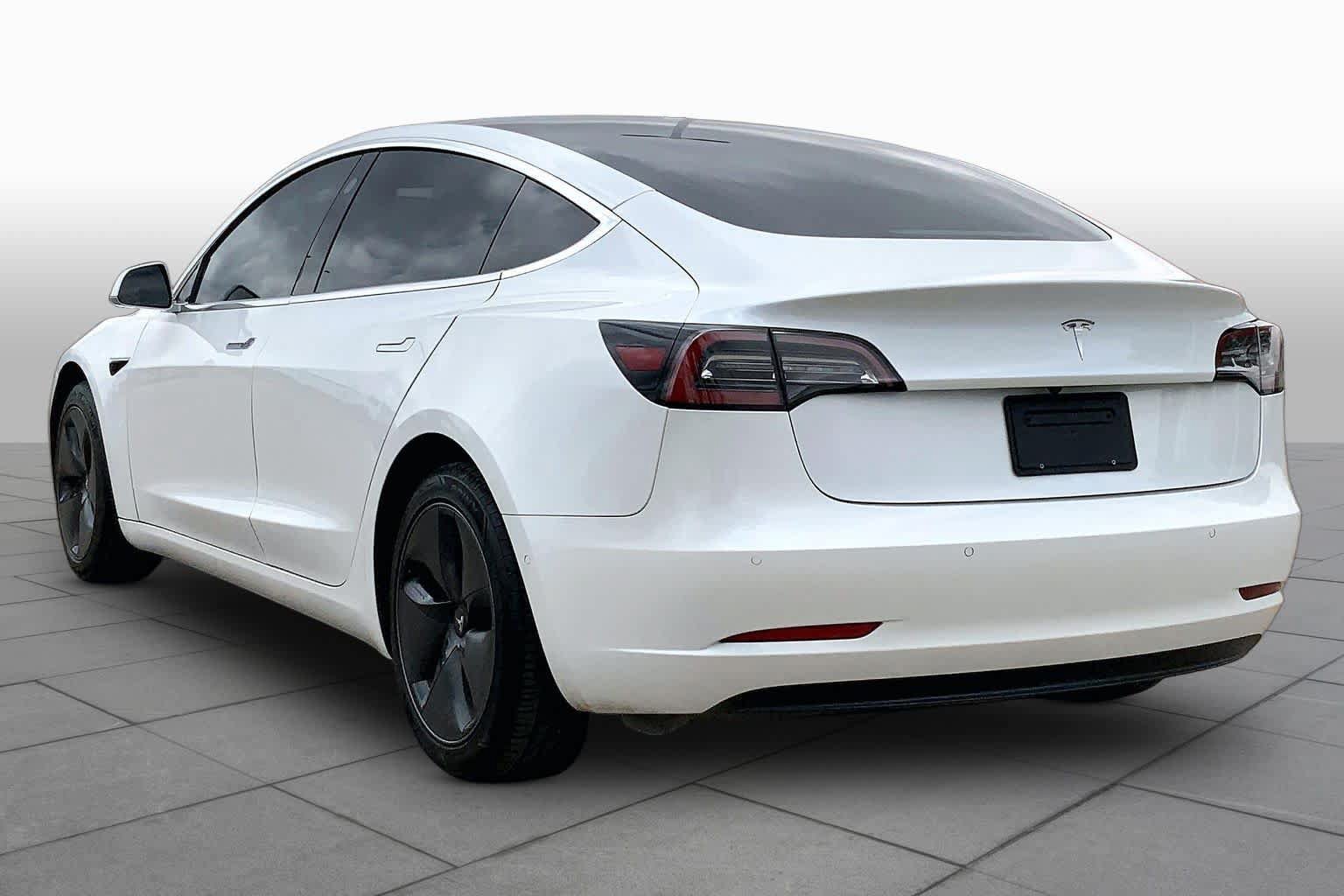 Used 2020 Tesla Model 3 Standard Range RWD image 8